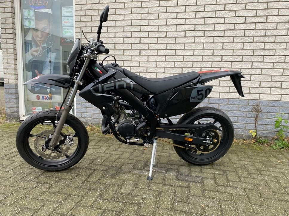 (HM)  VENT SKATE 2-TAKT 50 BLACK TRACK EDITIE BJ2026 0KM, APRILIA, Onbekend, Onbekend, Aprilia