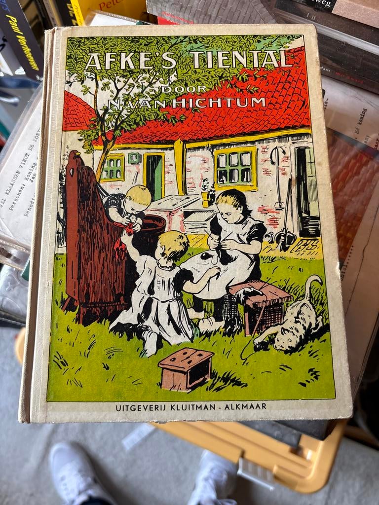 Afke's Tiental - Door N. van Hichtum (Vintage Kinderboek), Ophalen, Gelezen, Fictie algemeen