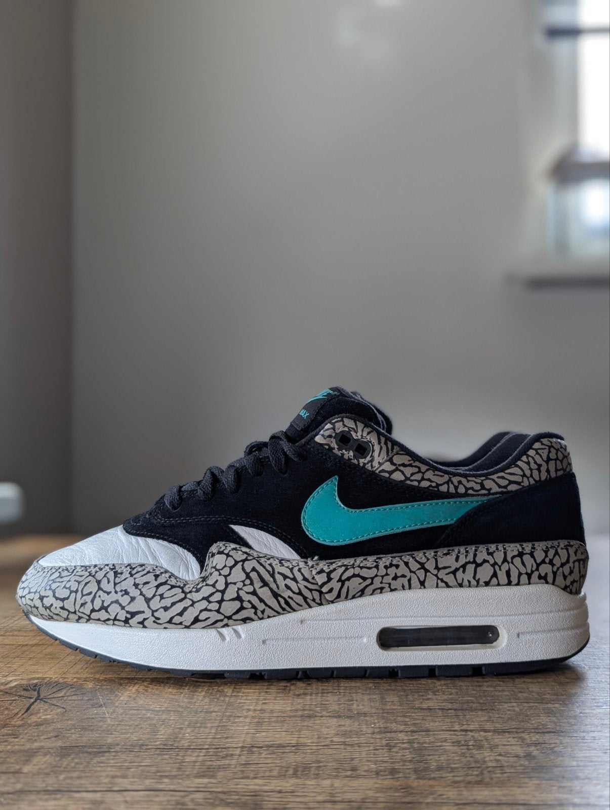 Nike Air Max 1 Atmos Elephant 44, Kleding | Heren, Nike air max, Overige kleuren, Ophalen of Verzenden, Gedragen