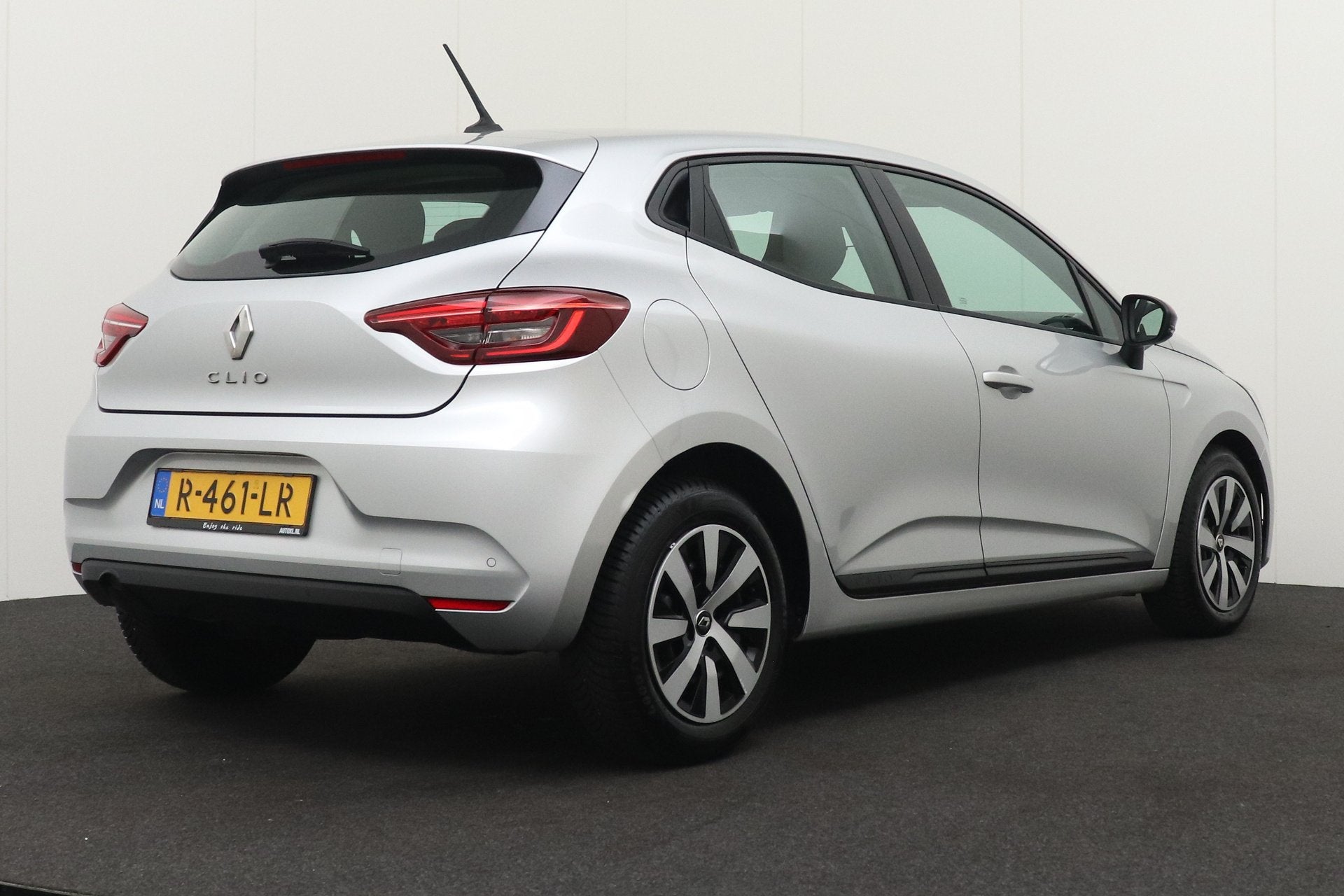 Renault Clio 1.0 92 PK TCe Equilibre Navi Carplay Park.sens, Voorwielaandrijving, Dealer onderhouden, Gebruikt, 580 kg