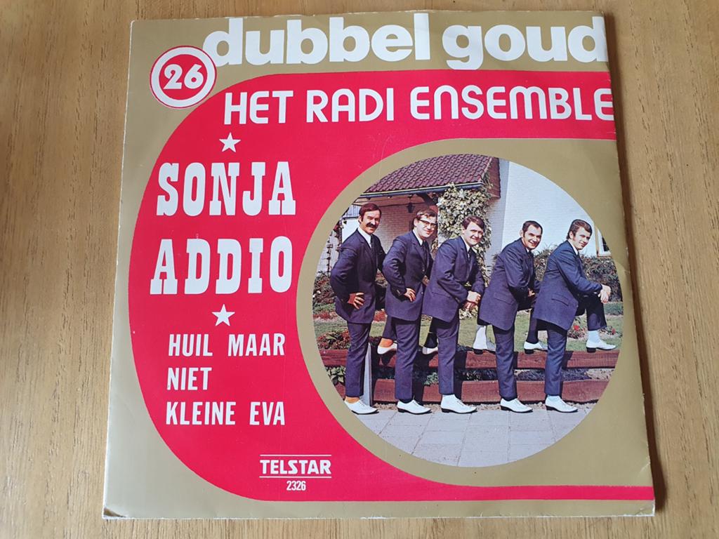 Het Radi-Ensemble - Sonja Addio / Huil maar niet kleine Eva, Cd's en Dvd's, Vinyl | Nederlandstalig, Ophalen of Verzenden, Zo goed als nieuw