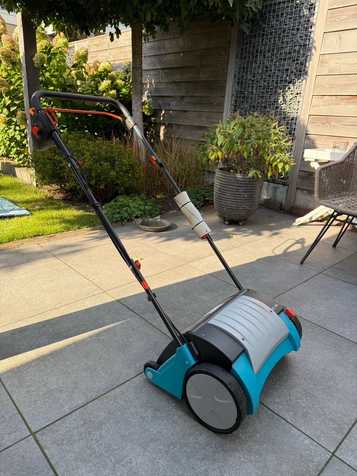 Gardena Verticuteermachine EVC 1000, Tuin en Terras, Ophalen, Zo goed als nieuw, Elektrisch