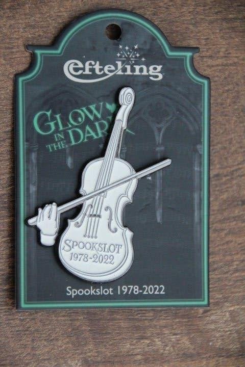 efteling pin  spookslot pin, Ophalen of Verzenden, Zo goed als nieuw, Button of Speldje