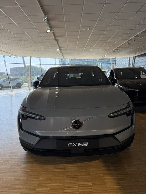 Volvo EX30 P5 Long Range 69kWh/272PK Ultra Europa | 360 | BL, 0 cilinders, EX30, Nieuw, Stoelverwarming