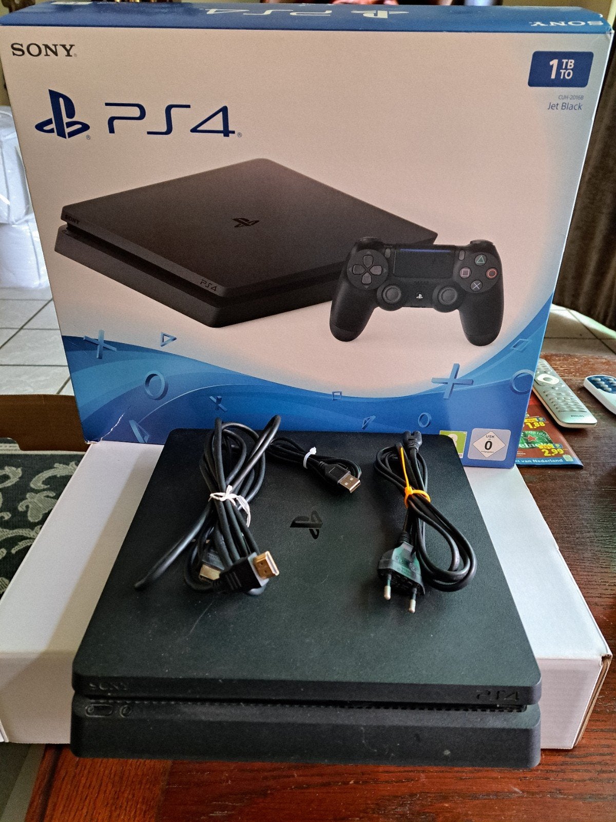 Playstation 4.  1tb, Spelcomputers en Games, Ophalen, Met 2 controllers, 1 TB, Original