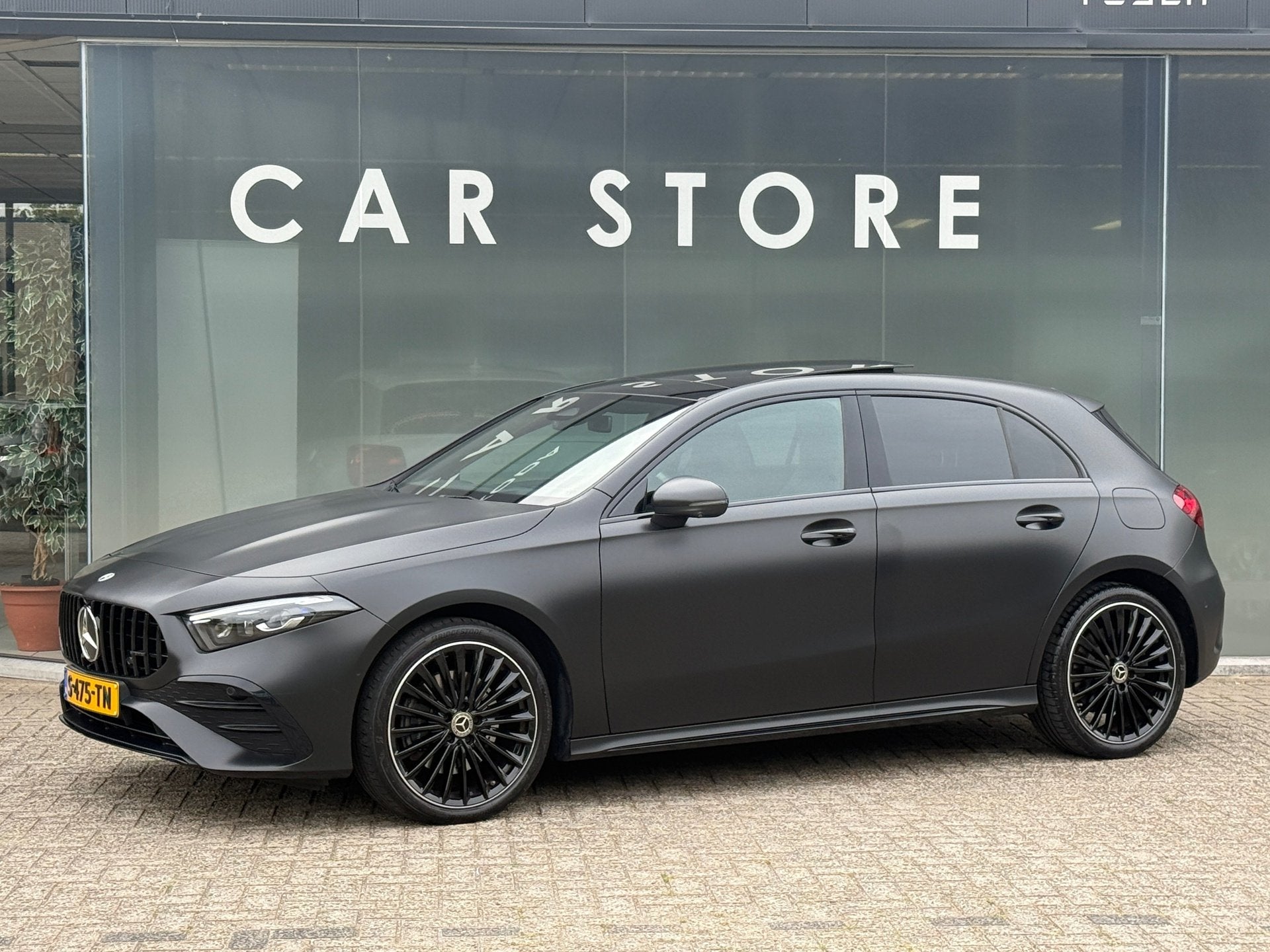 Mercedes-Benz A-klasse 250 e AMG Line Pano|Memory|Sfeer|360c, Dealer onderhouden, Gebruikt, 4 cilinders, 15 kWh