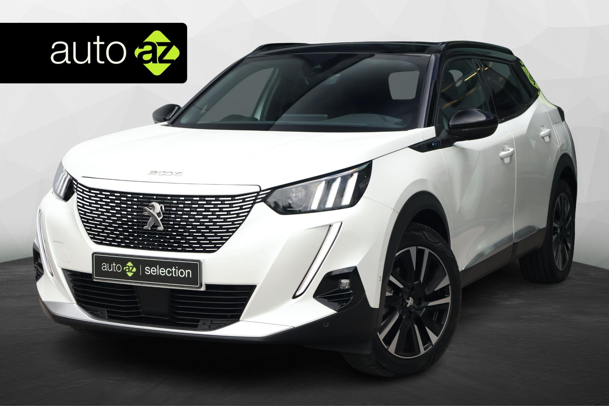 Peugeot e-2008 EV GT Pack 50 kWh / Carplay / Stoelverwarming, Auto's, 330 km, 136 pk, Gebruikt, Wit