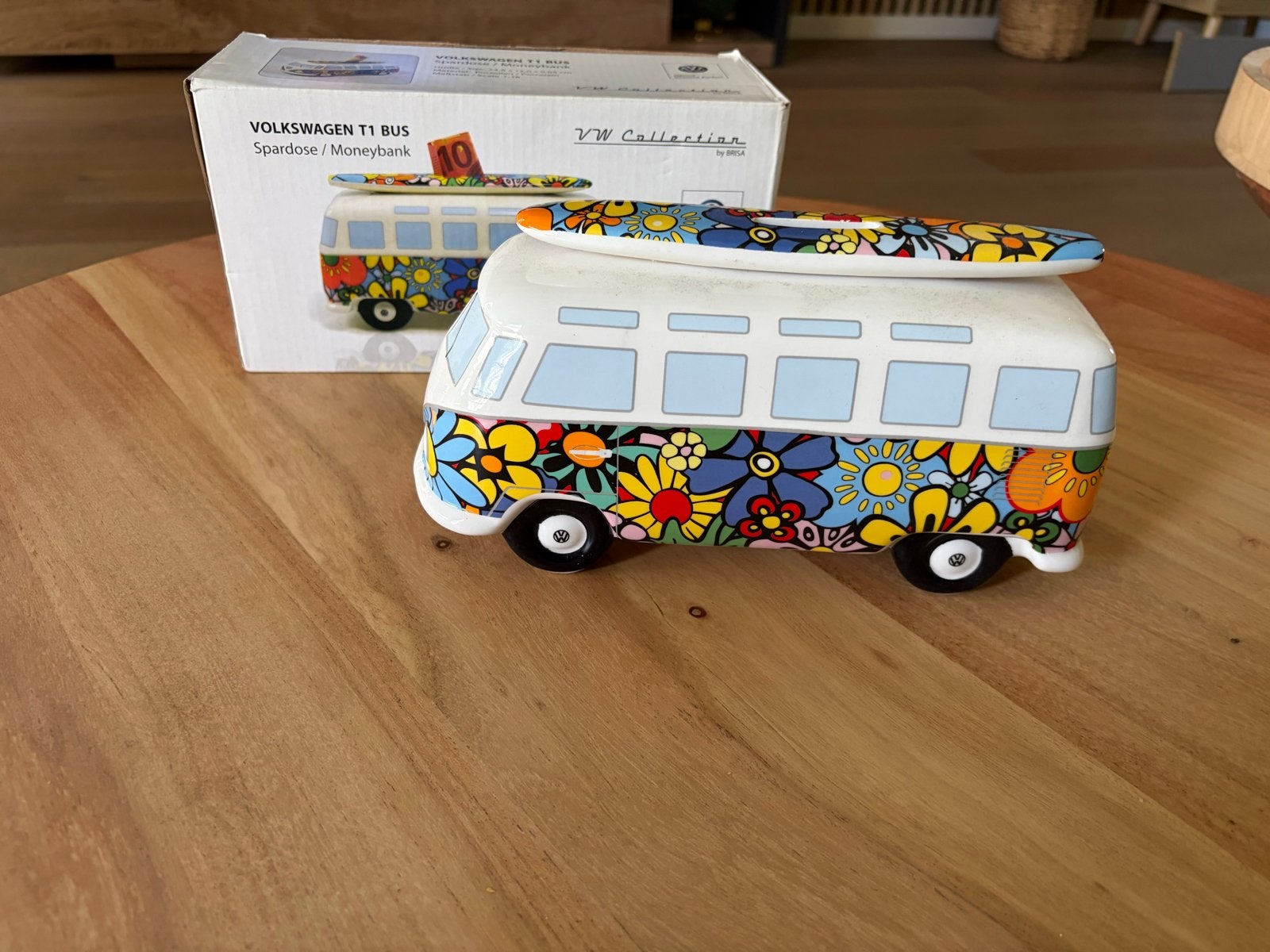 Hippie VW T1 Bus Spaarpot - Porselein Flower Power Design, Ophalen, Zo goed als nieuw, Steen, Aardewerk of Keramiek, Vervoermiddel