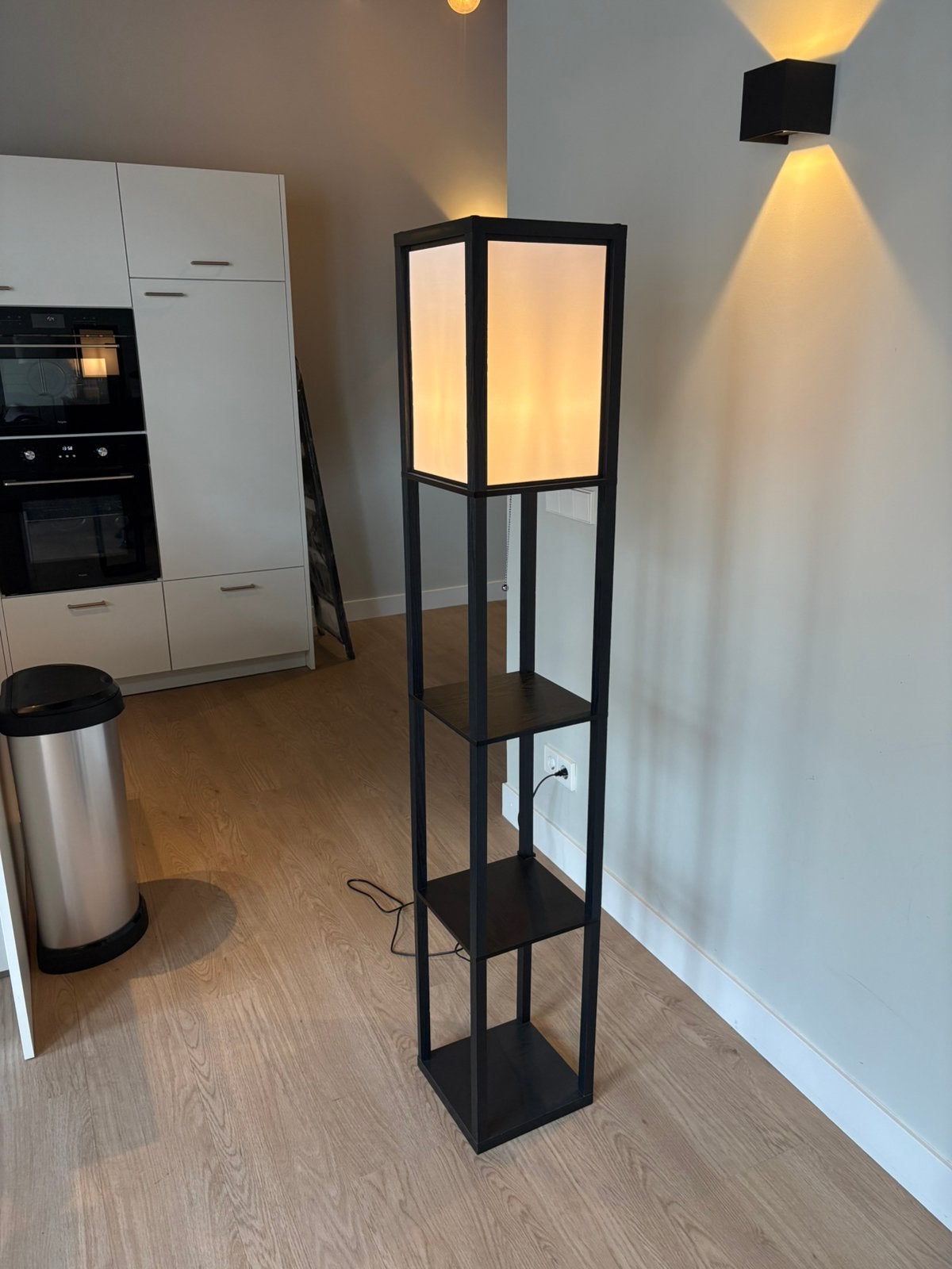 Zwarte vloerlamp, Ophalen, Zo goed als nieuw, 150 tot 200 cm