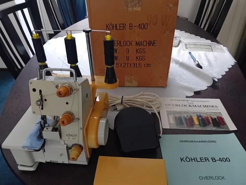 Köhler B-400 Overlockmachine met accessoires, Hobby en Vrije tijd, Ophalen of Verzenden, Gebruikt, Lockmachine, Overige merken