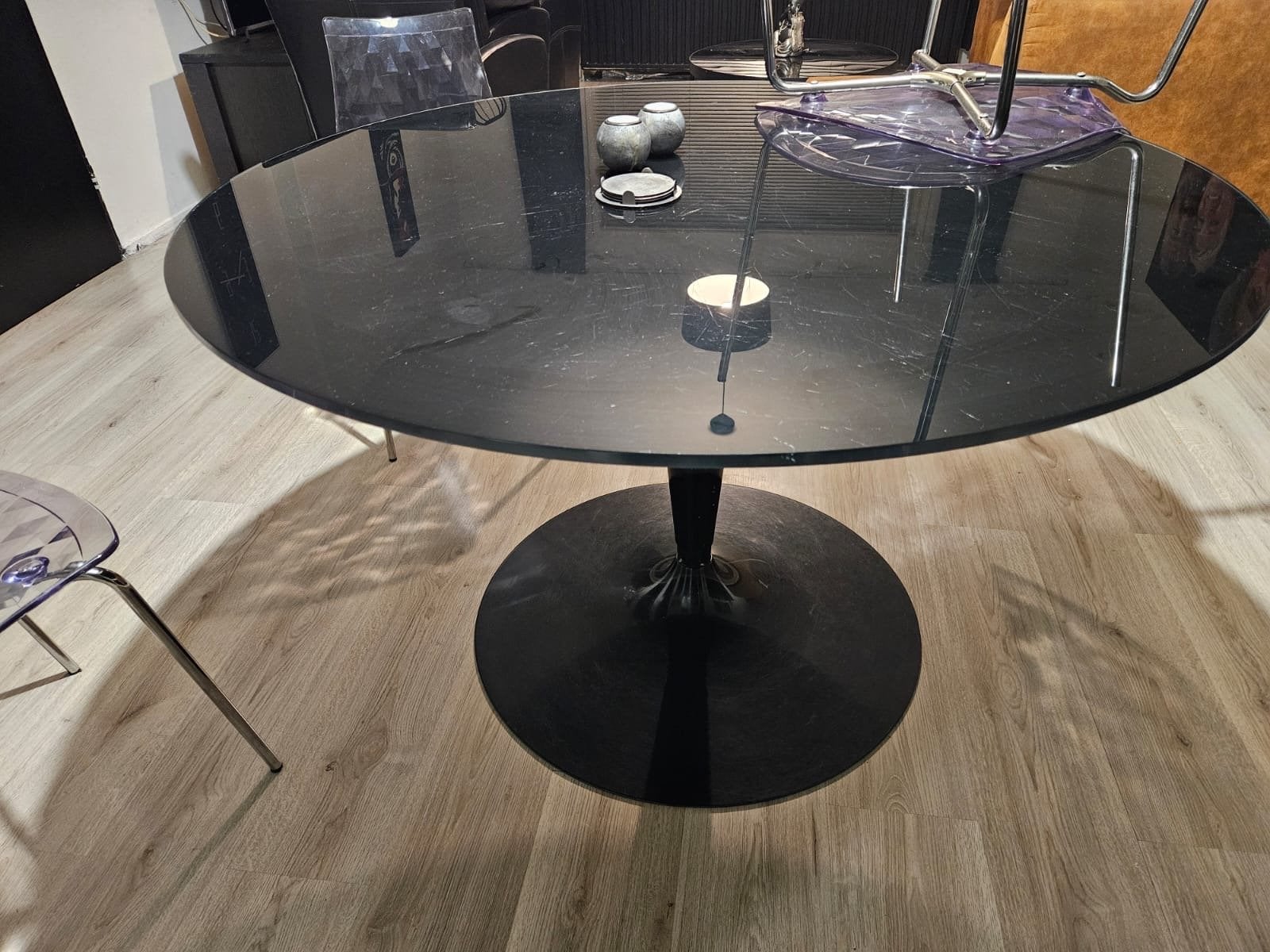 Stijlvolle Zwarte Ronde Eettafel - Modern Design Calligaris, Kunststof, Gebruikt, 100 tot 150 cm, Rond