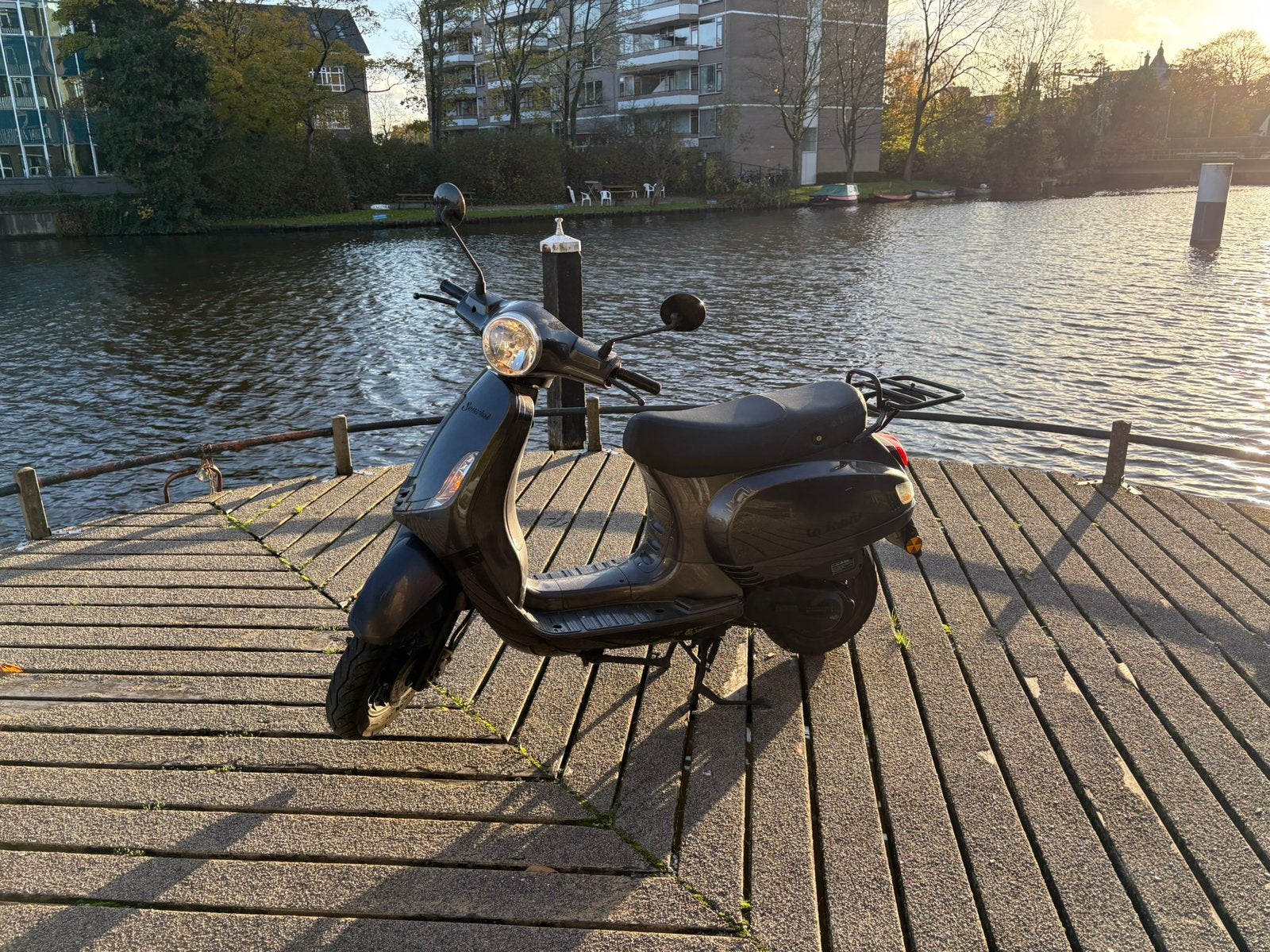 2020 La Souris Sourini scooter WEINIG KM ZGAN incl art3 slot, Fietsen en Brommers, Snorfietsen en Snorscooters, Zo goed als nieuw
