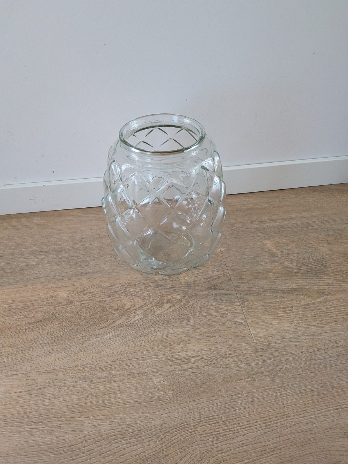 Grote glazen vaas met ruitpatroon, Huis en Inrichting, Ophalen, Met patroon/structuur, Transparant, Glas