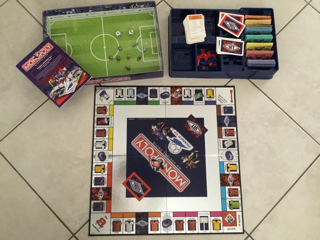Monopoly Voetbaleditie, Ophalen of Verzenden, Zo goed als nieuw, Buitenlandse clubs, Spel
