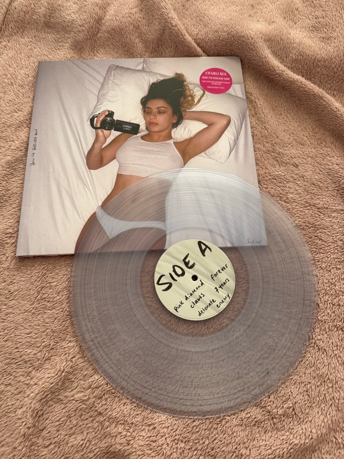 Charli XCX - How I'm Feeling Now (Clear Vinyl), LP, Pop, Colored vinyl, Ophalen of Verzenden