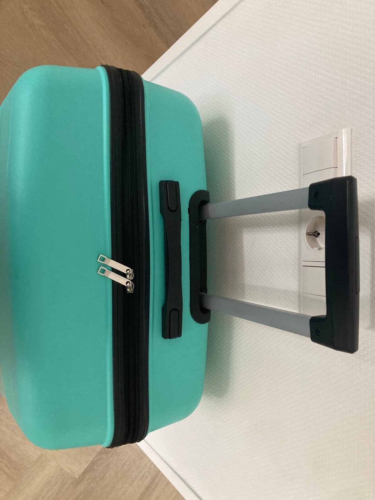 Grote mintgroene koffer met slot en wieltjes, 90-95 liter, Hard kunststof, 45 tot 55 cm, Slot, Ophalen of Verzenden