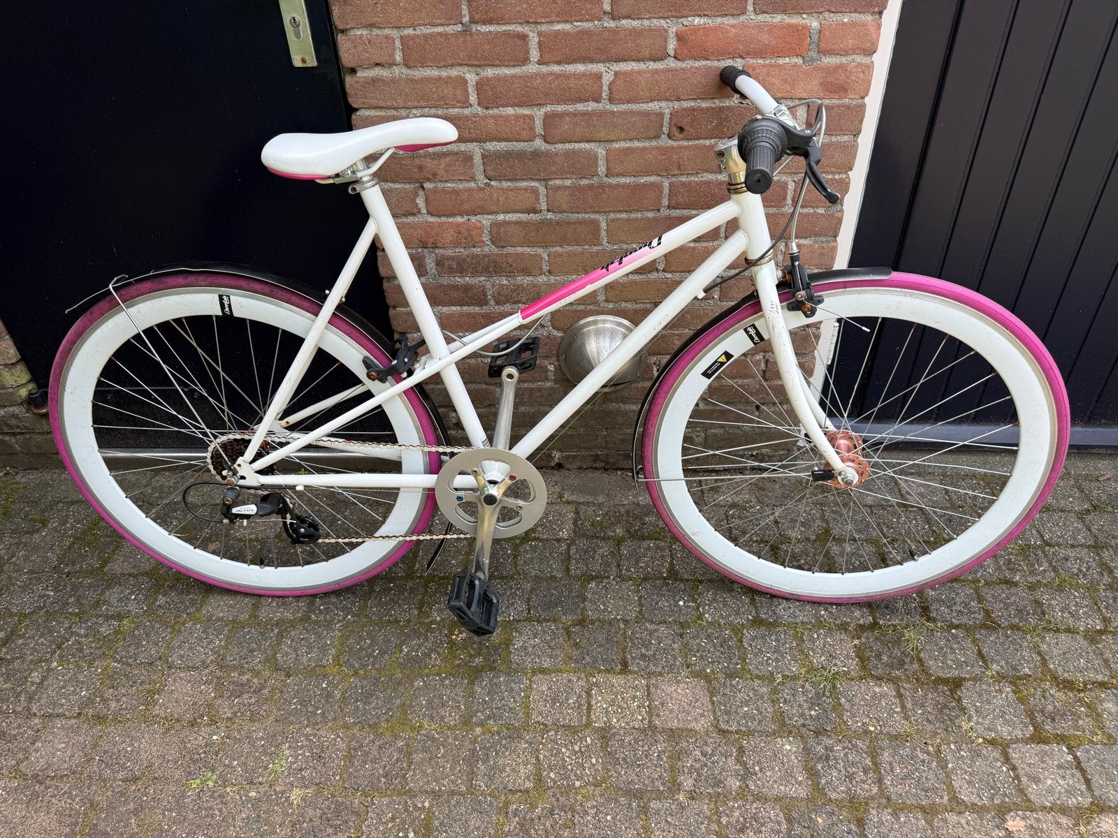 Minimalistische Fixed Gear Fiets - Roze/Wit, Goede Staat, Fietsen en Brommers, Gebruikt, Velgrem, 53 tot 57 cm, Ophalen