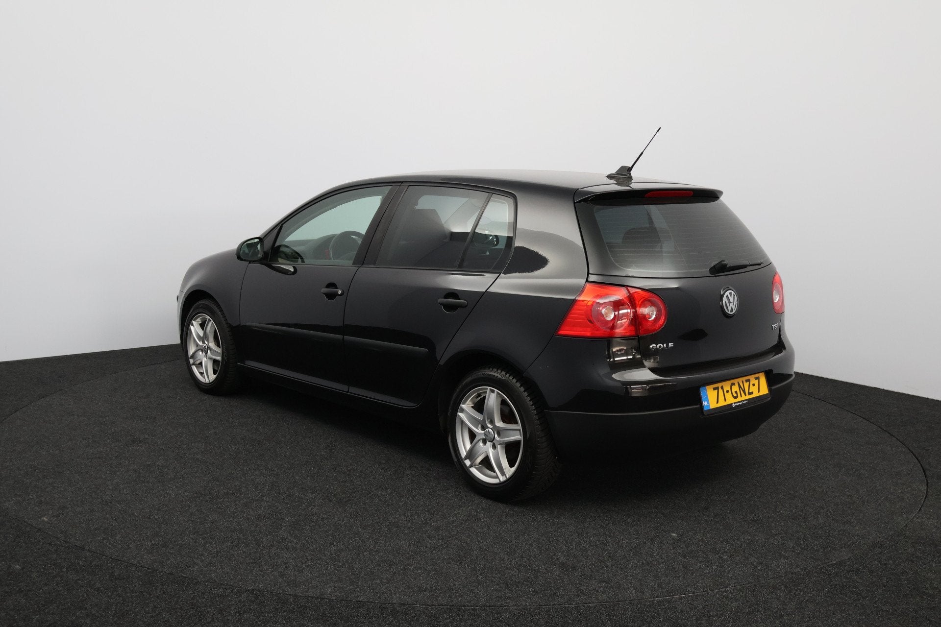 Volkswagen Golf 1.4 TSI Trendline/ 5-Drs/ 16'' LMV/ Bluetoot, Voorwielaandrijving, Stof, Gebruikt, Zwart