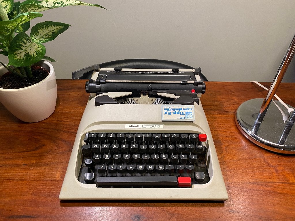 Olivetti lettera 12 typemachine, Diversen, Typemachines, Ophalen of Verzenden, Gebruikt