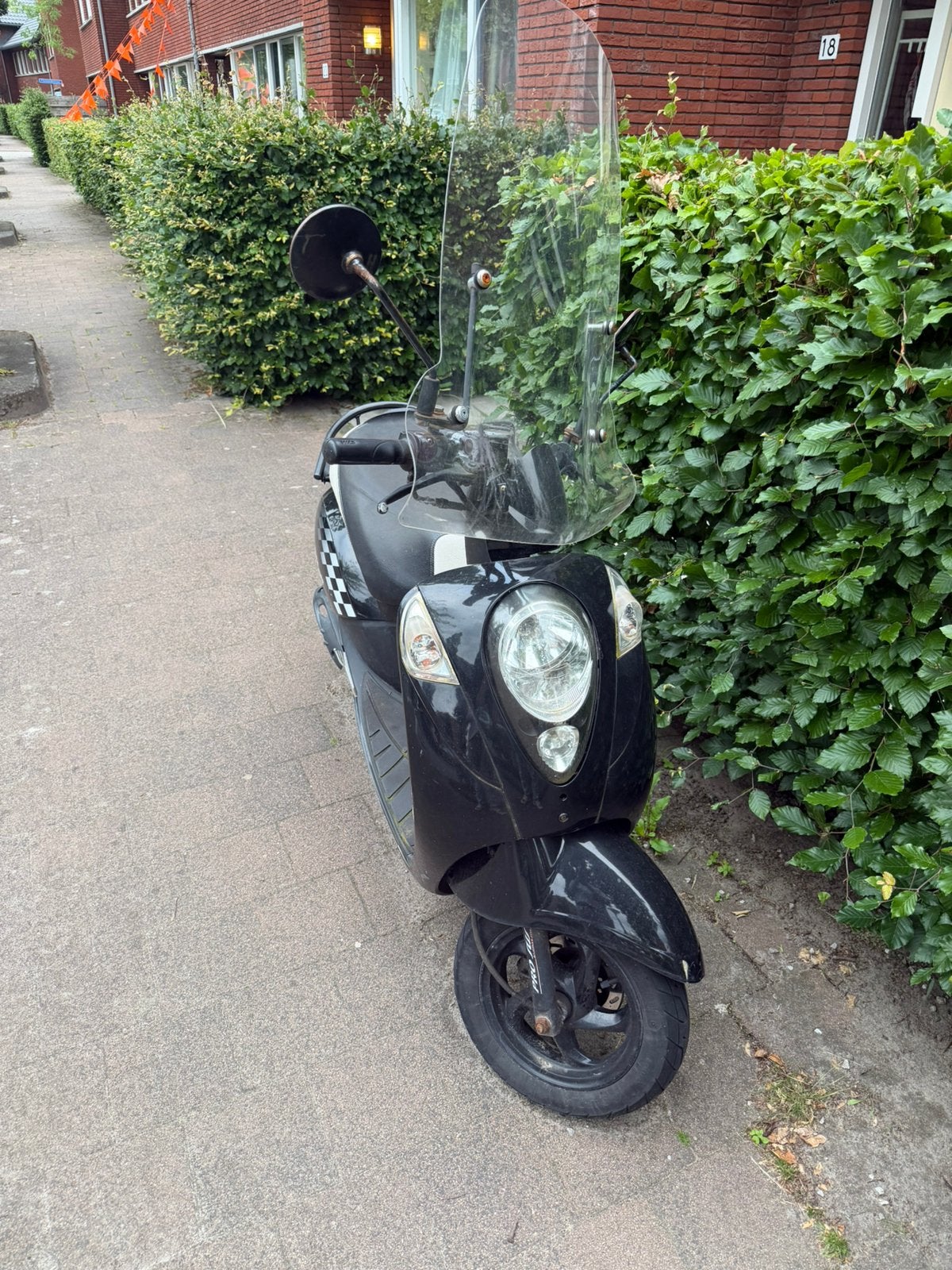 Sym mio 50 cc goed onderhouden, Fietsen en Brommers, Ophalen, Zo goed als nieuw, Benzine, Mio