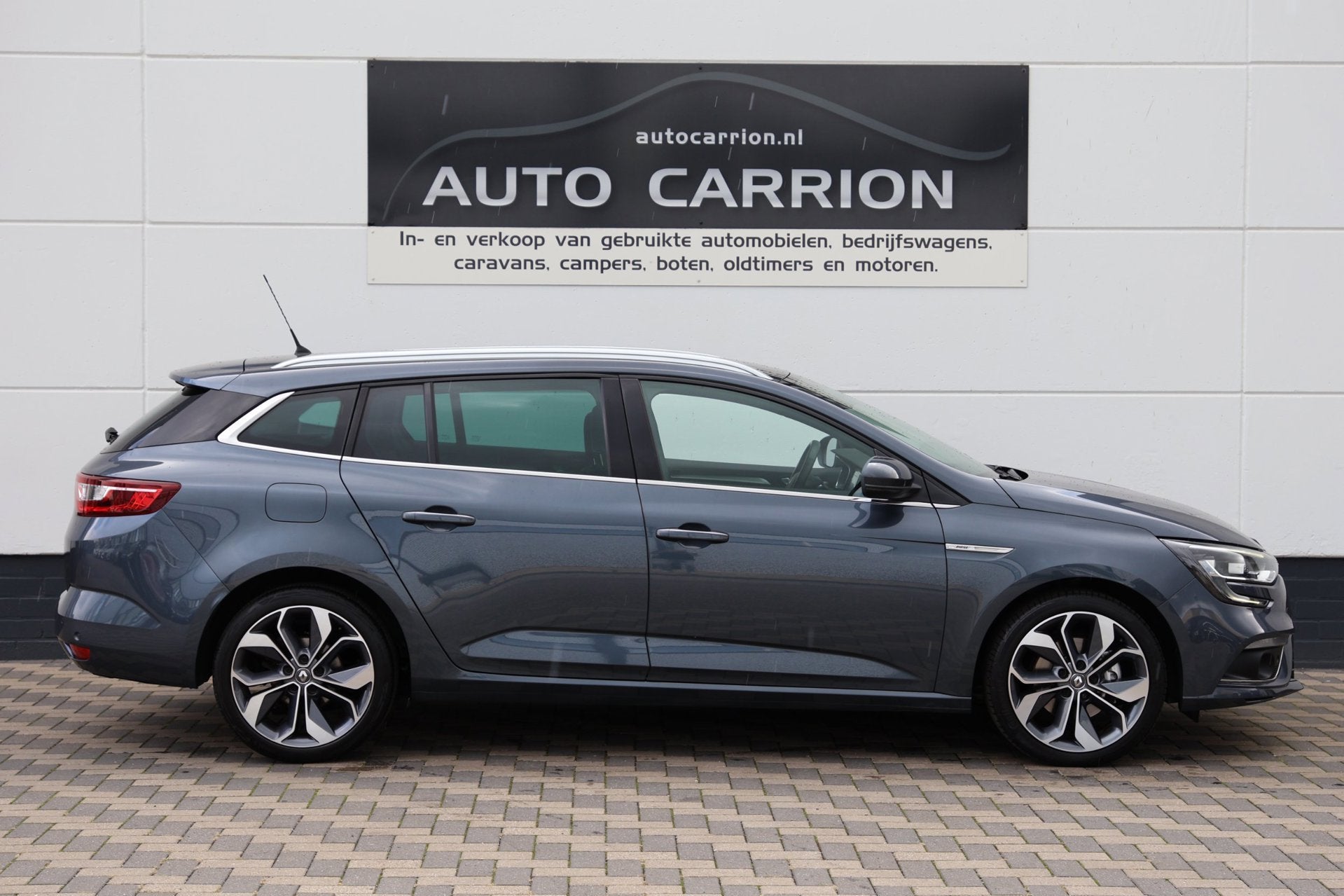 Renault Mégane Estate 1.3 TCe EDC 160PK Bose HUD LED Navi !, Dealer onderhouden, Gebruikt, Zwart, 4 cilinders