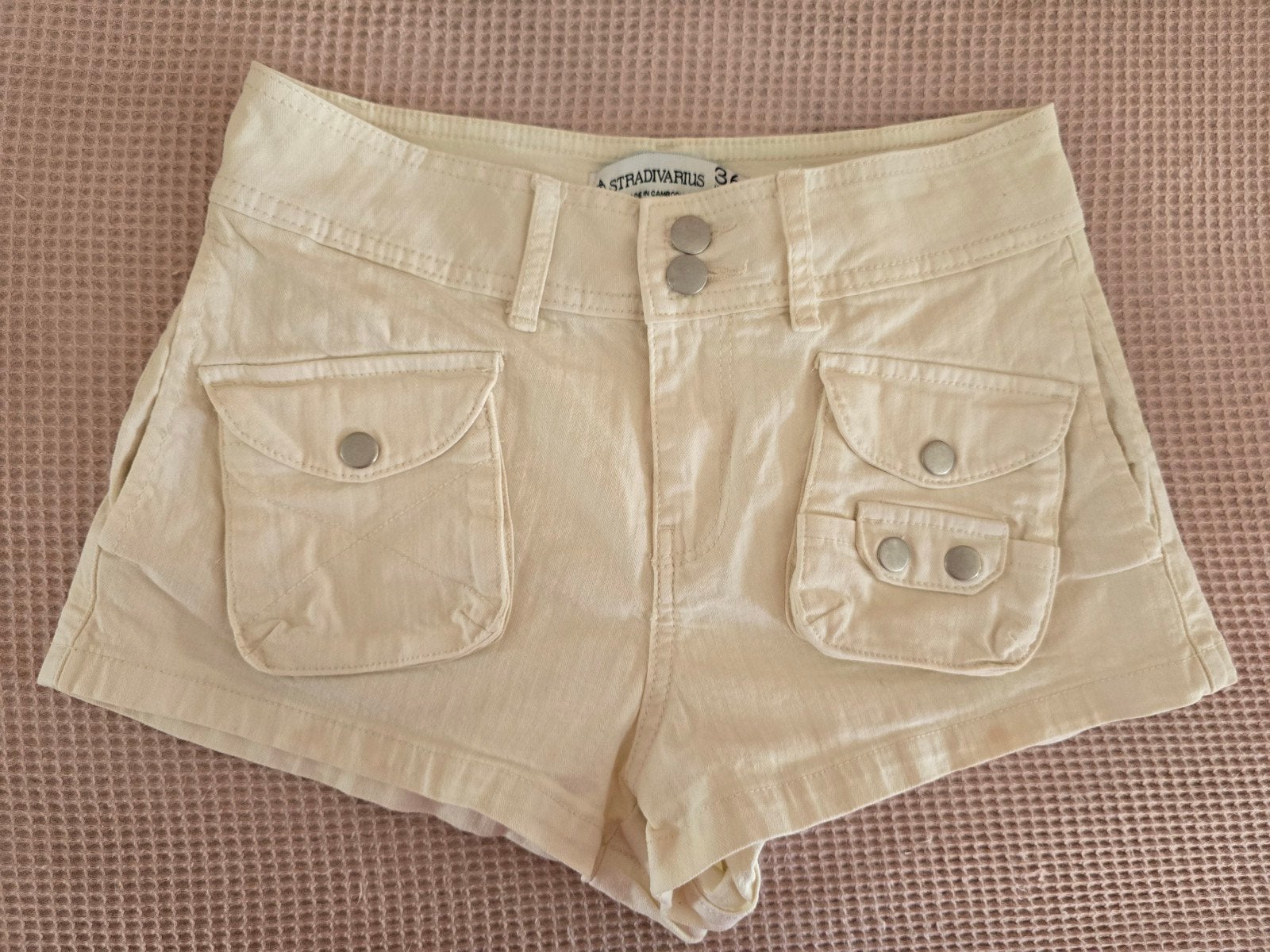 Stradivarius Short, Ophalen of Verzenden, Zo goed als nieuw, Overige kleuren, W28 - W29 (confectie 36)