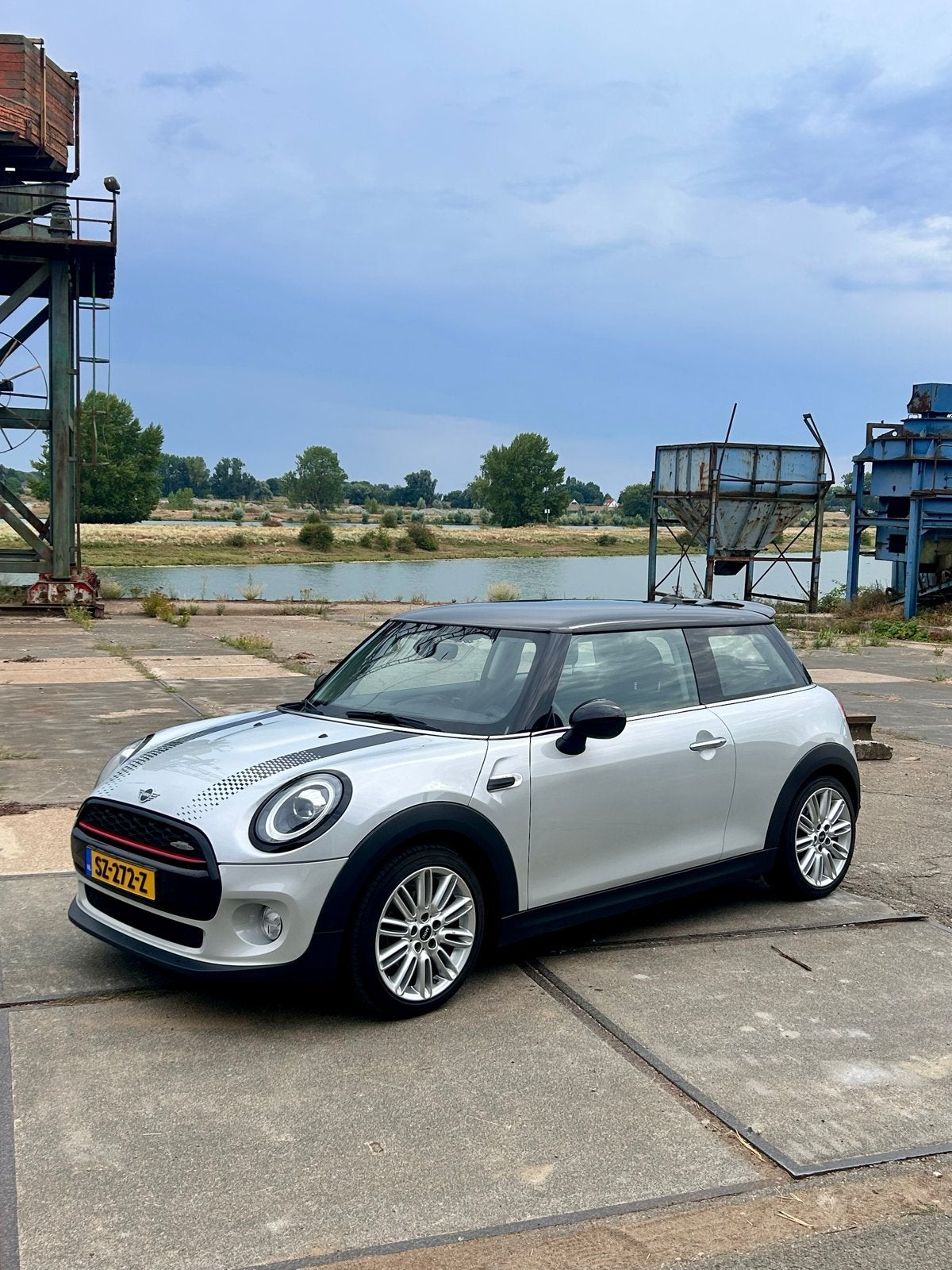 Mini Cooper 1.5 3drs 2018 LED/CarPlay/Sportstoelen, Auto's, Mini, Voorwielaandrijving, 136 pk, Zwart, 4 stoelen