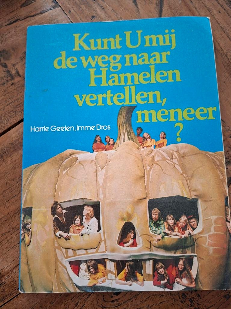 Kunt U mij de weg naar Hamelen vertellen, meneer? (1975), Boeken, Kinderboeken | Jeugd | onder 10 jaar, Gelezen, Fictie algemeen
