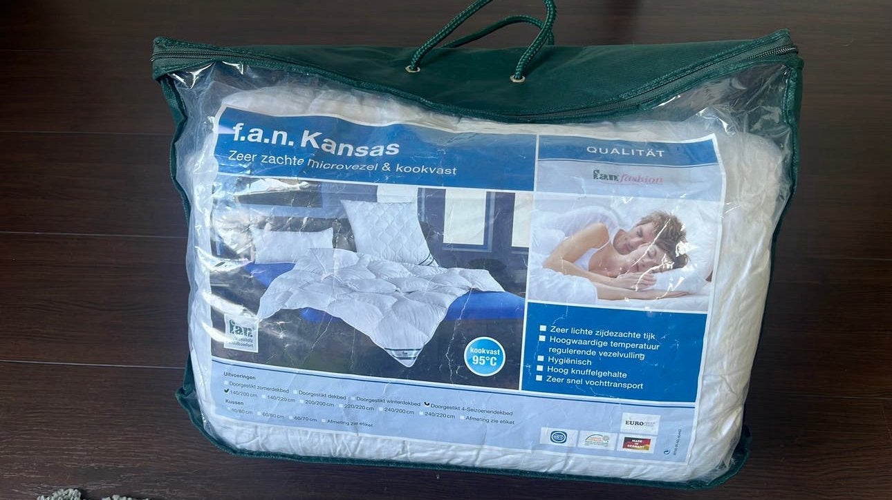 Vierseizoenen dekbed f.a.n., Ophalen, Gebruikt