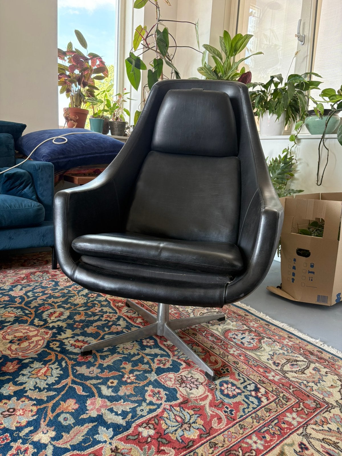 Draai-fauteuil eivormig egg, Huis en Inrichting, Fauteuils, Ophalen, Gebruikt, 50 tot 75 cm