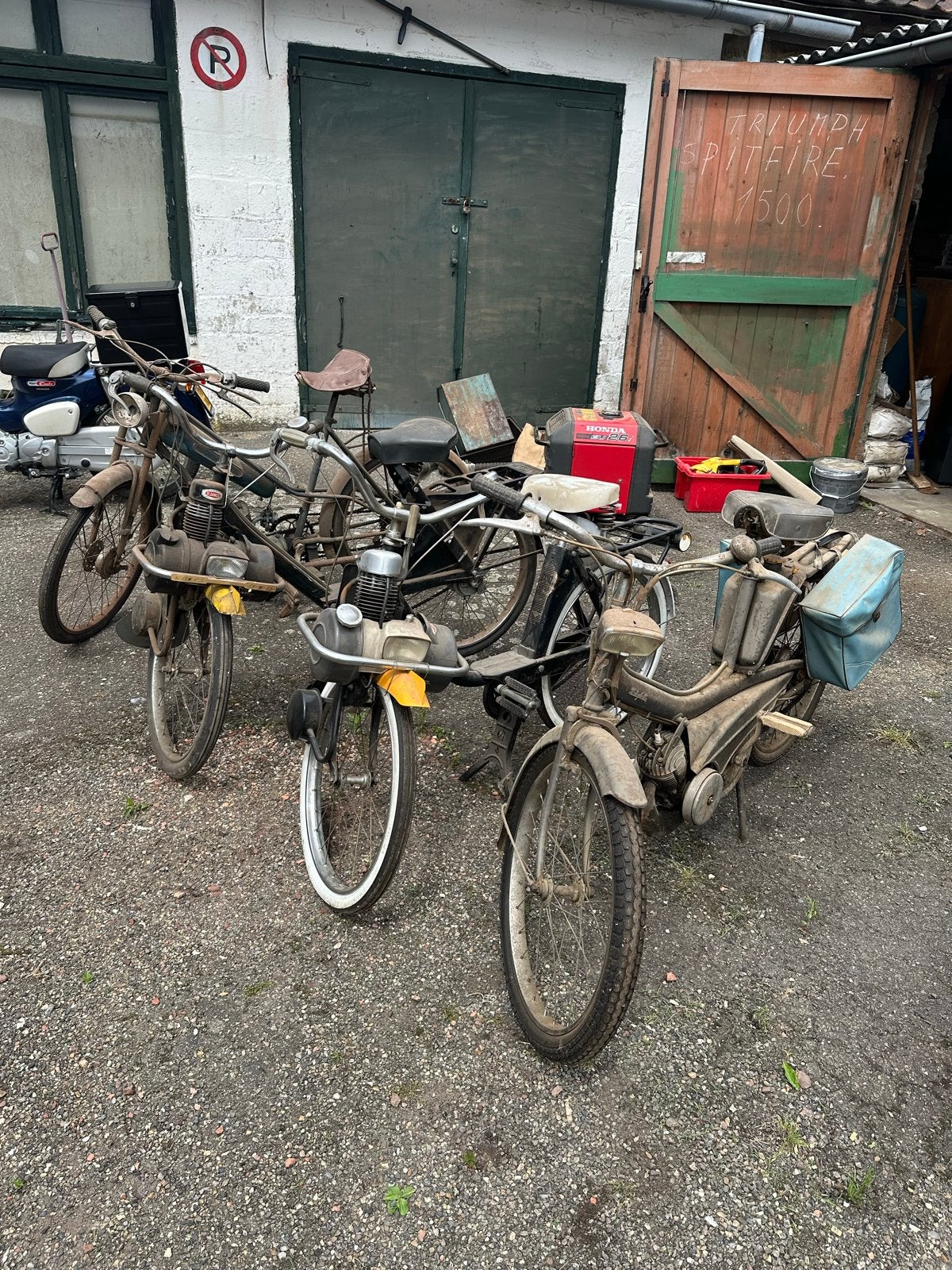 Peugeot 404 , 2x Solex , 1 Rhonsonette , 1 Mobylette, Auto's, Particulier, Te koop