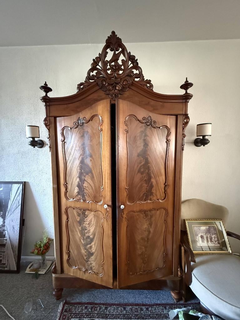 Antieke houten kast, Huis en Inrichting, Ophalen, 100 tot 150 cm, 200 cm of meer, Antiek houten stijl