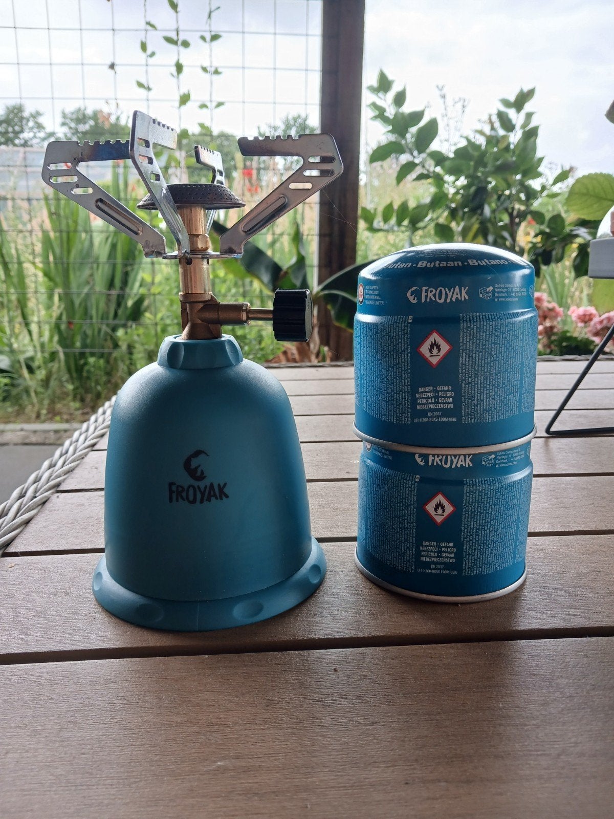 Froyak Camping Gasstelletje met 2 Gasbussen, Ophalen, Zo goed als nieuw