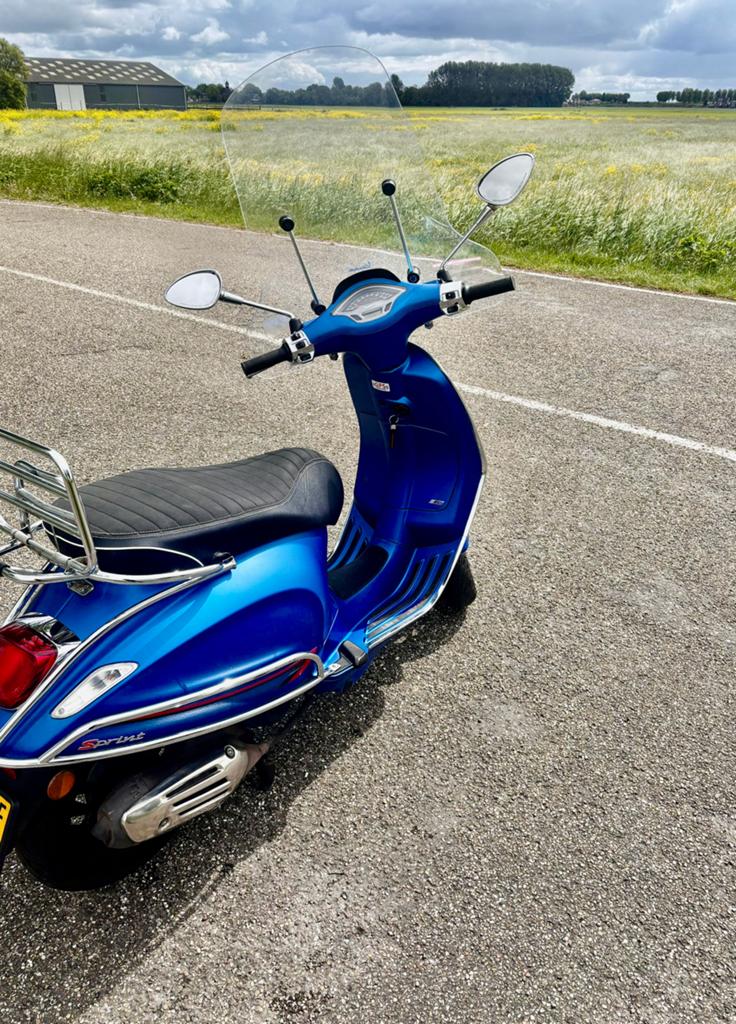 Vespa Sprint - Groot onderhoud gehad geel kent, Ophalen, Overige modellen, Maximaal 45 km/u, Zo goed als nieuw