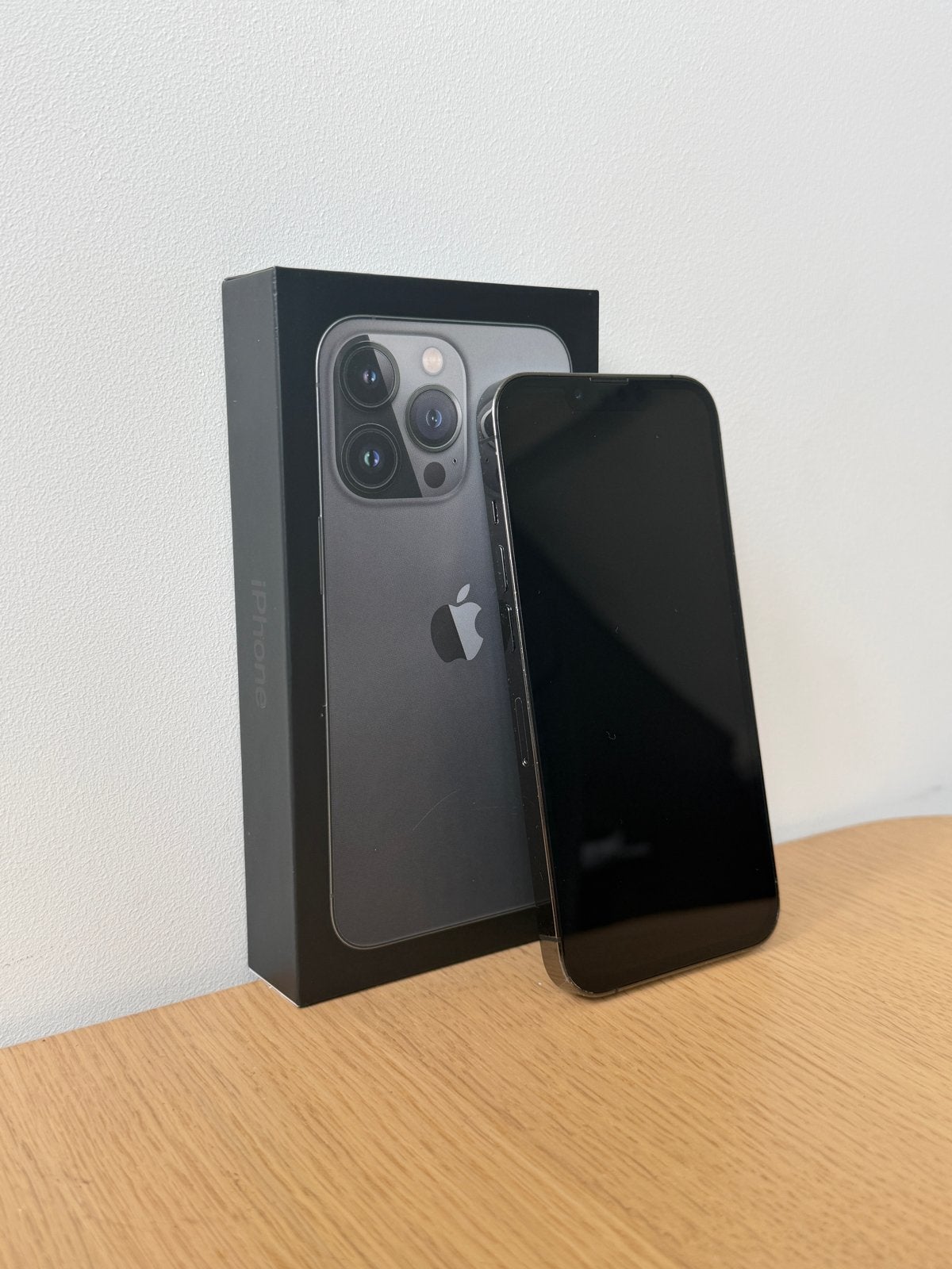 Foto 3 van Apple iPhone 13 Pro - Zo goed als nieuw - 100% batterij