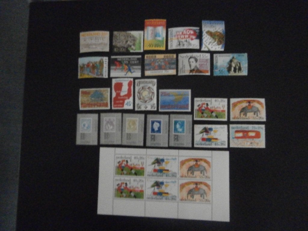 NL 1976; JAARGANG LEES, Postzegels en Munten, Verzenden, Na 1940, Postfris