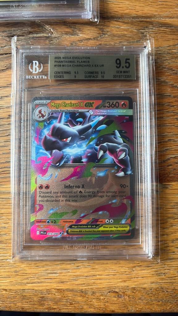 Mega charizard phantasmal flames, Ophalen of Verzenden, Zo goed als nieuw
