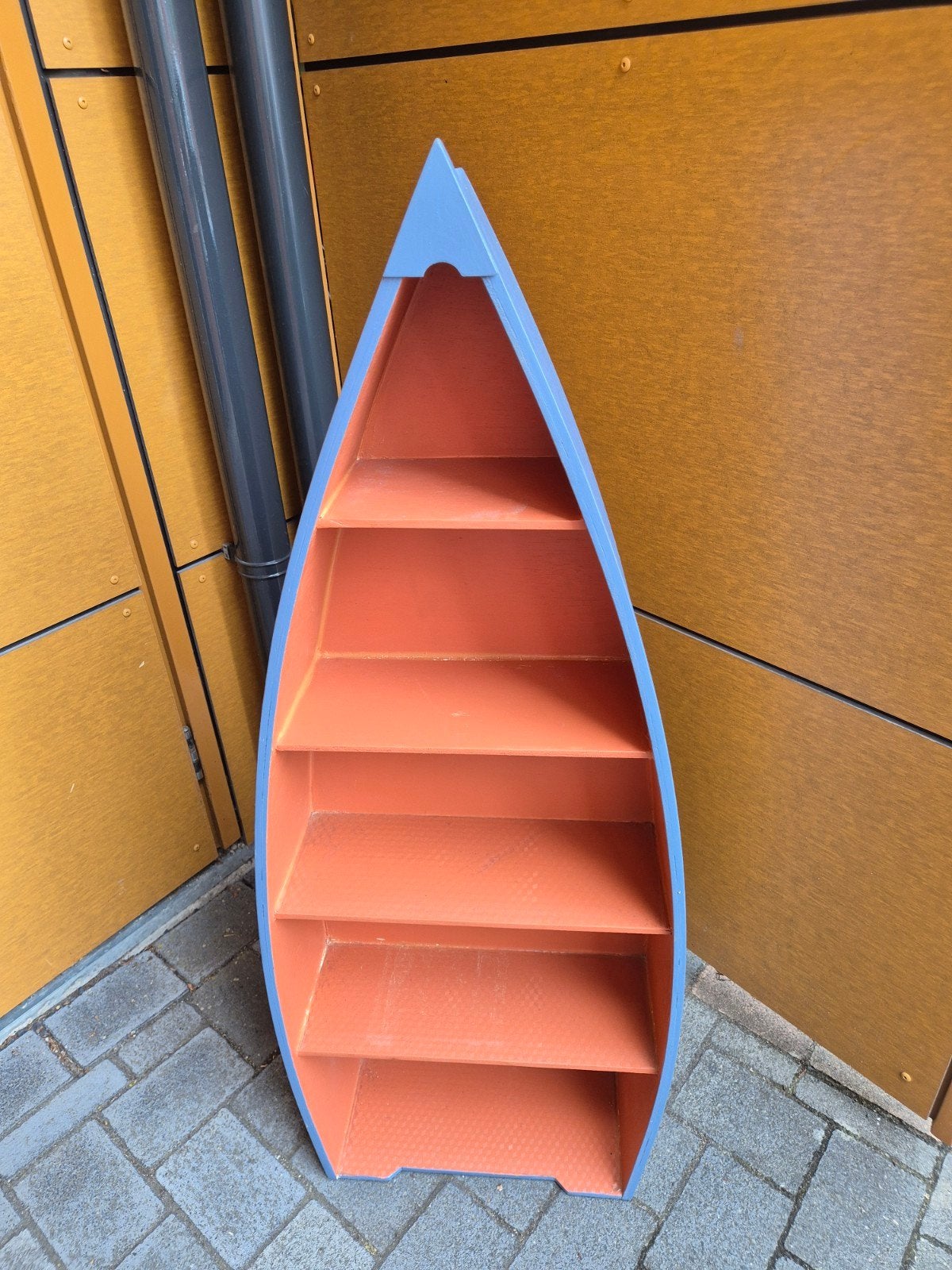 Unieke bootvormige boekenkast - Blauw/Oranje, Ophalen, Minder dan 50 cm, Gebruikt, 100 tot 150 cm