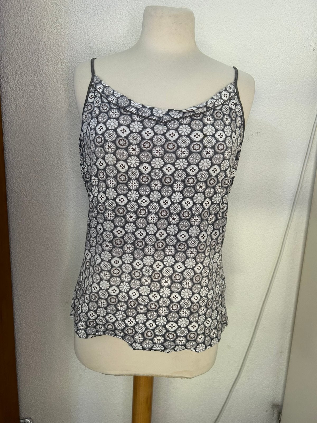 Dames hemdje | Sandwich | maat XL | als nieuw, Kleding | Dames, Tops, Zo goed als nieuw, Maat 46/48 (XL) of groter, Grijs, Zonder mouw