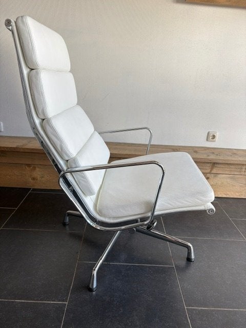 Vitra Eames EA 222 fauteuil, chroom, wit leder, Vitra, Design, 75 tot 100 cm, Ophalen of Verzenden
