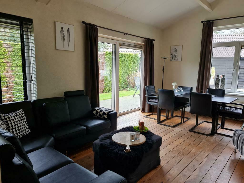 Foto 5 van teh.6pstenen Bungalow Met privé Sauna Putten op de Veluwe