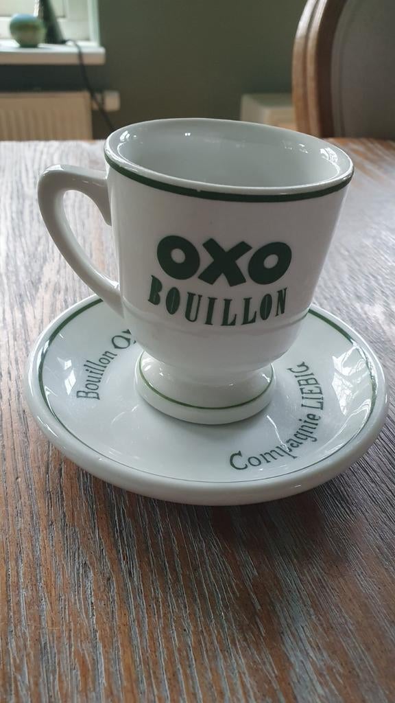 Oxo mok met schotel, Ophalen of Verzenden, Zo goed als nieuw, Porselein, Kop en/of schotel
