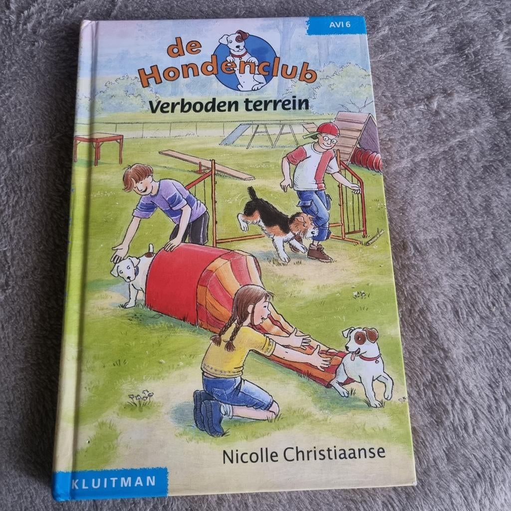 De Hondenclub - Verboden Terrein - AVI 6, Ophalen of Verzenden, Gelezen