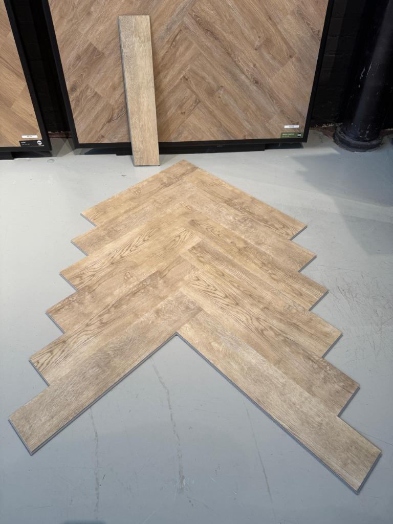 Direct ophalen | PVC Vloer klik visgraat pallets |Utrecht, 50 tot 150 cm, 4131 NH, Nieuw, Info@ivloer.nl