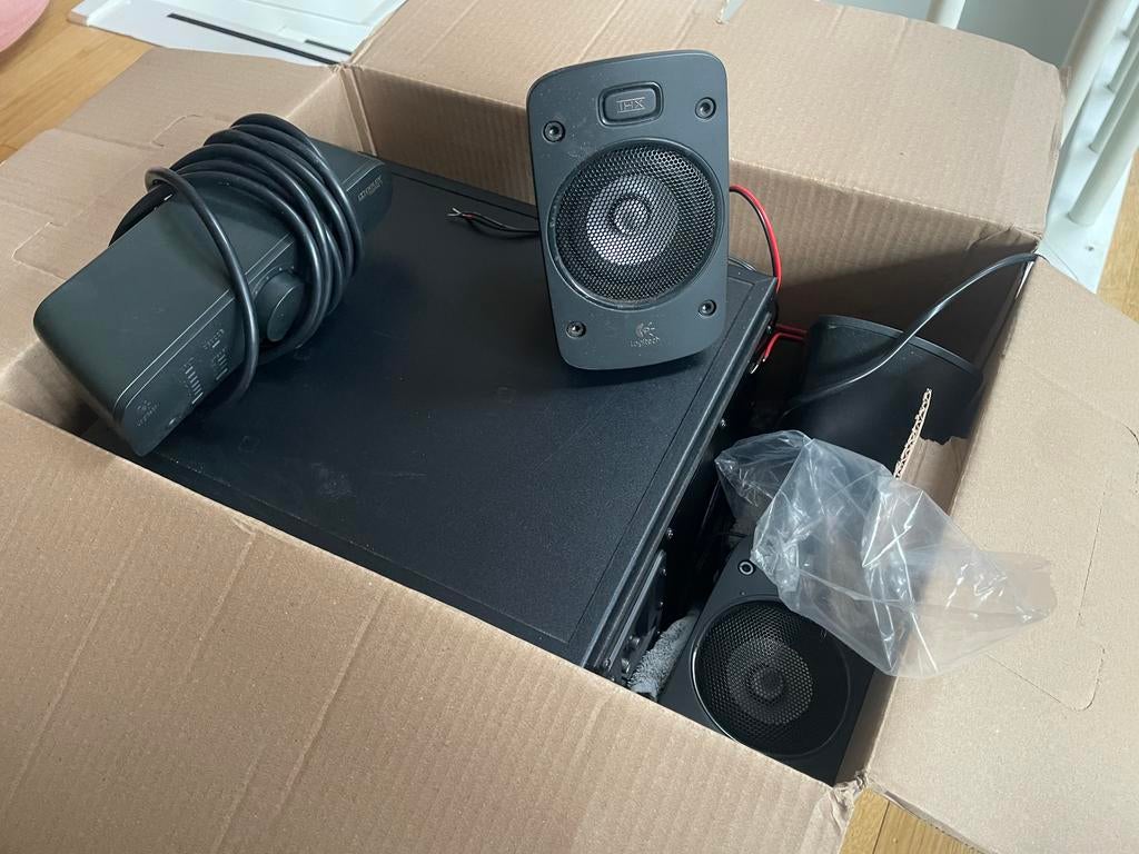 Logitech Z906 (5.1) + draadloze ontvanger voor rear speakers, Overige merken, Gebruikt, 70 watt of meer, Ophalen of Verzenden
