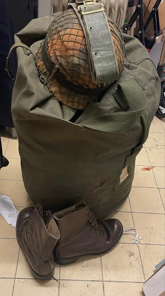 Militaire spullen - Helm, kleding en meer, Ophalen of Verzenden, Landmacht, Overige gebieden, Kleding of Schoenen