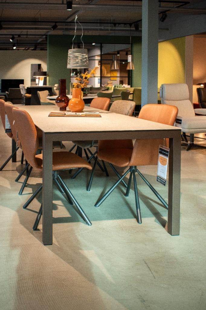 Eettafel Pedro | Bert Plantagie, Huis en Inrichting, Tafels | Eettafels, Ophalen, Overige materialen, Design, Modern, 50 tot 100 cm