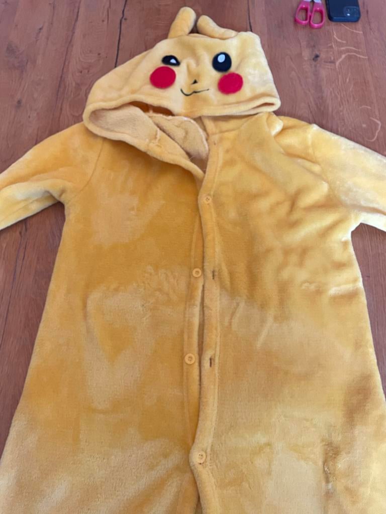 Pikachu Onesie - Maat 38 - Carnaval of Huispak, Carnaval, Kleding, Gedragen, Ophalen