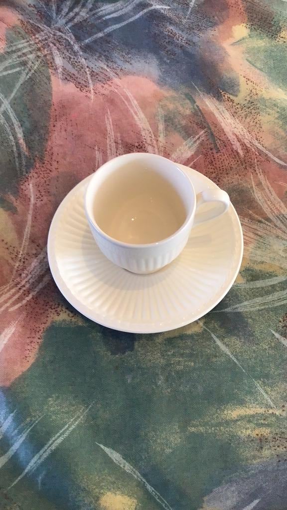 Wedgwood espresso kopje met schotel, Verzamelen, Ophalen, Zo goed als nieuw, Porselein, Kop en/of schotel