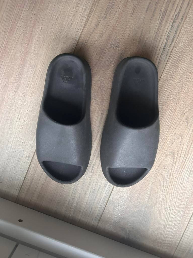 Originele yeezy slides, Ophalen of Verzenden, Overige maten, Zwart